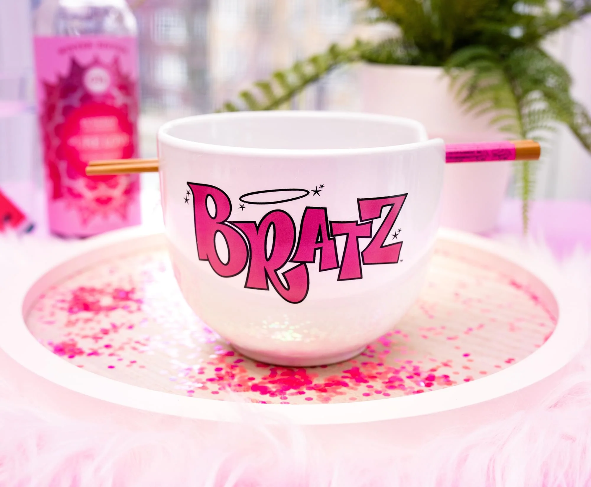 Bratz 20-Ounce Ceramic Ramen Bowl and Chopstick Set - Image 4