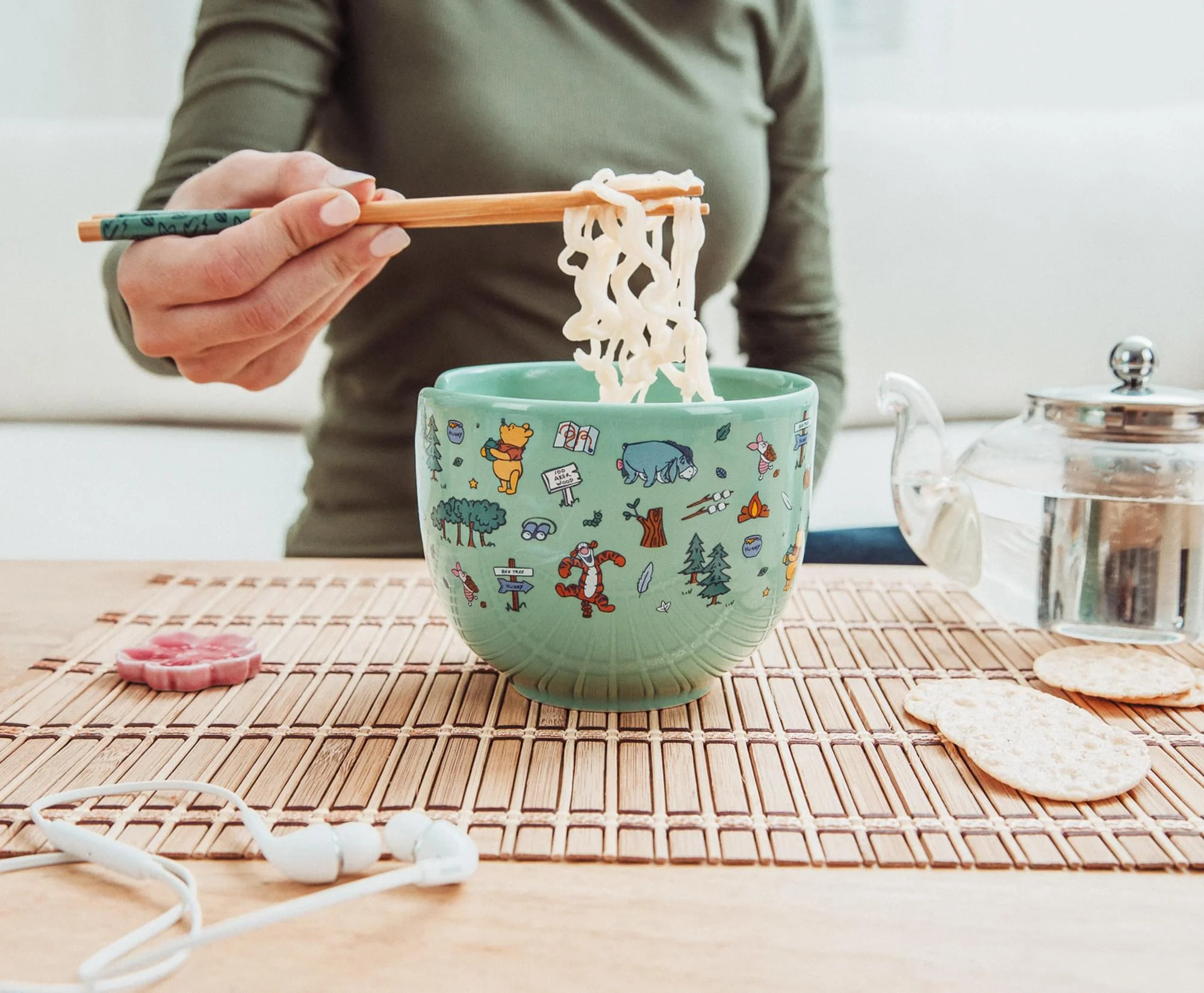 Disney Winnie the Pooh Allover Icons 20-Ounce Ramen Bowl and Chopstick Set - Image 7