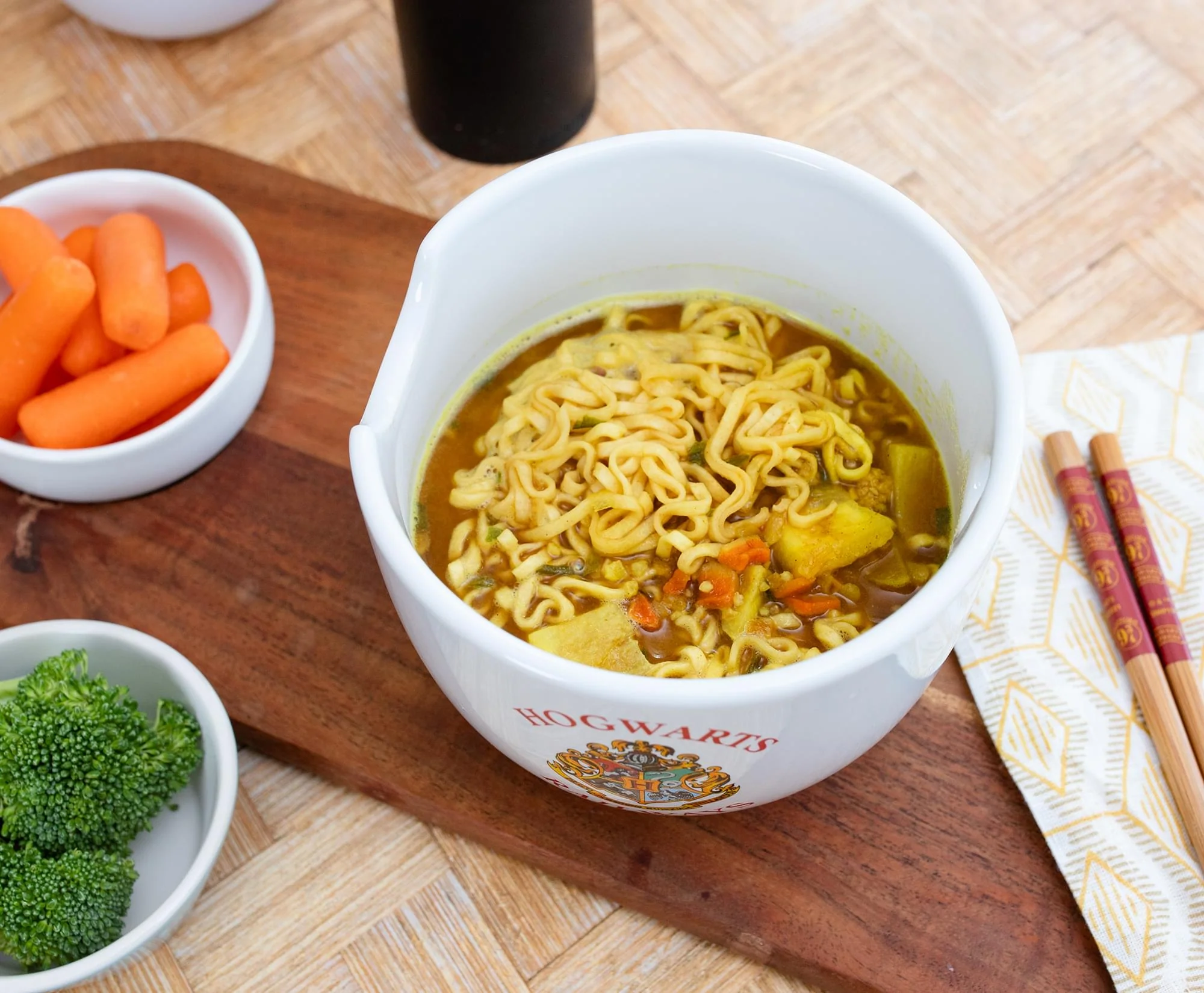 Harry Potter "Hogwarts Railways" 20-Ounce Ceramic Ramen Bowl and Chopstick Set - Image 6