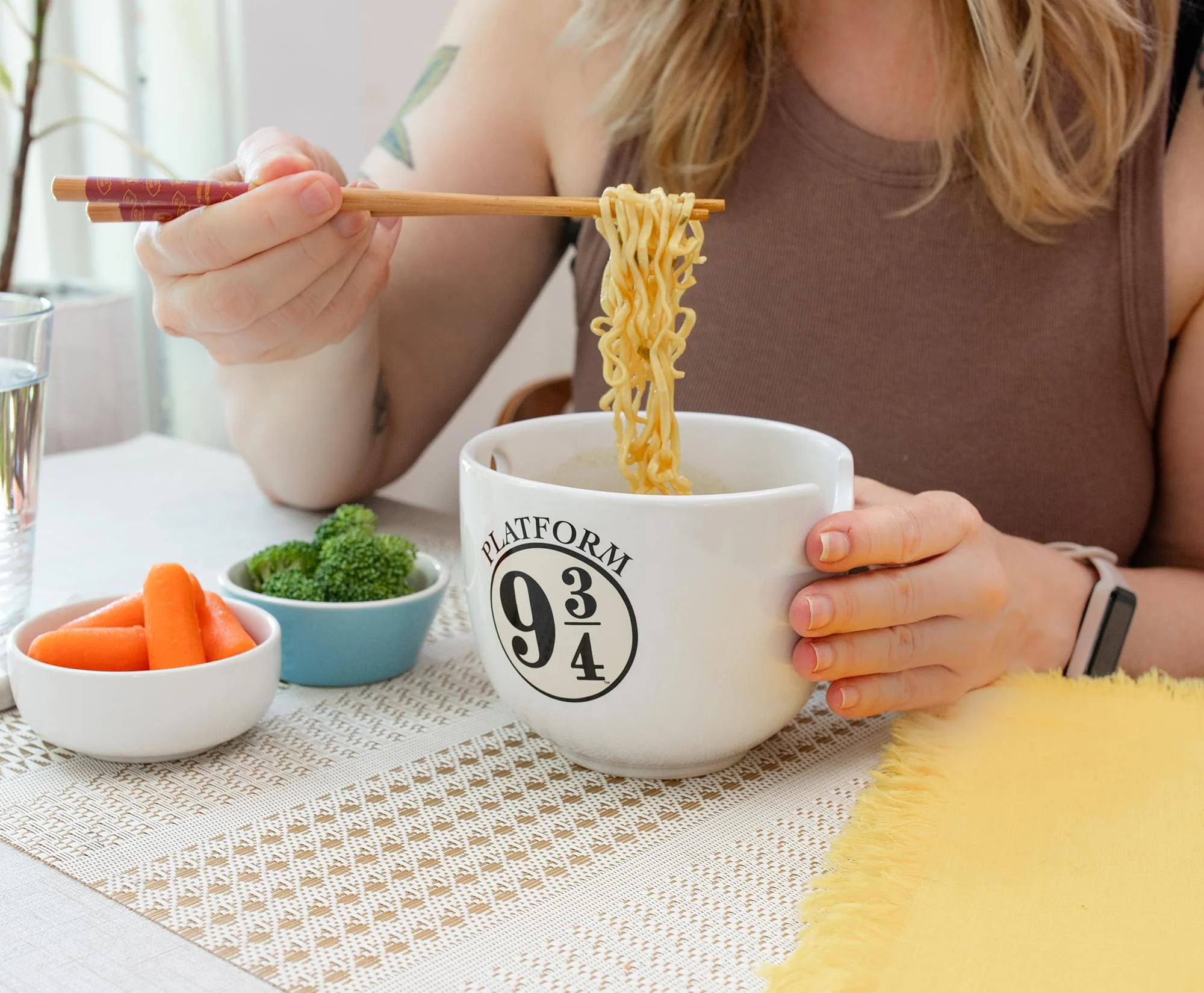 Harry Potter "Hogwarts Railways" 20-Ounce Ceramic Ramen Bowl and Chopstick Set - Image 8