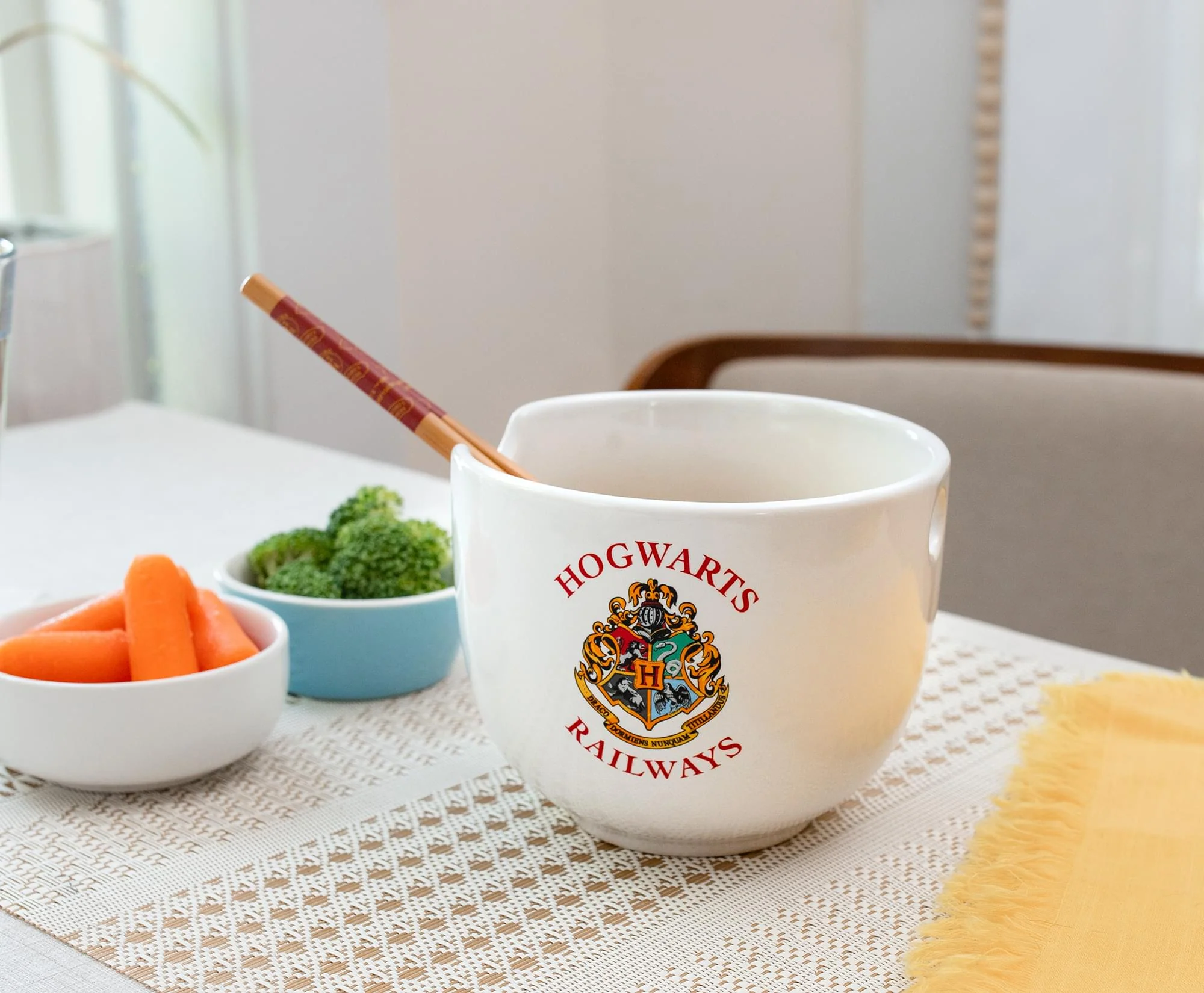 Harry Potter "Hogwarts Railways" 20-Ounce Ceramic Ramen Bowl and Chopstick Set - Image 9