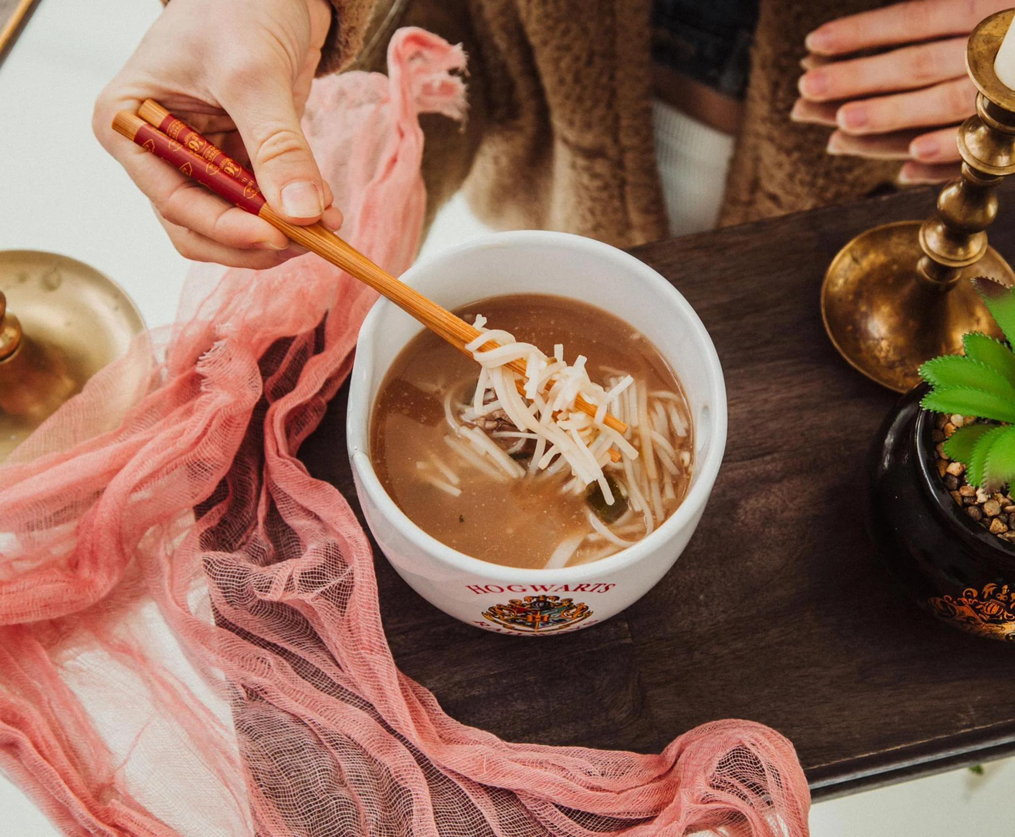 Harry Potter Platform 9 3/4 Dinnerware | 20-Ounce Ramen Bowl and Chopstick Set - Image 6