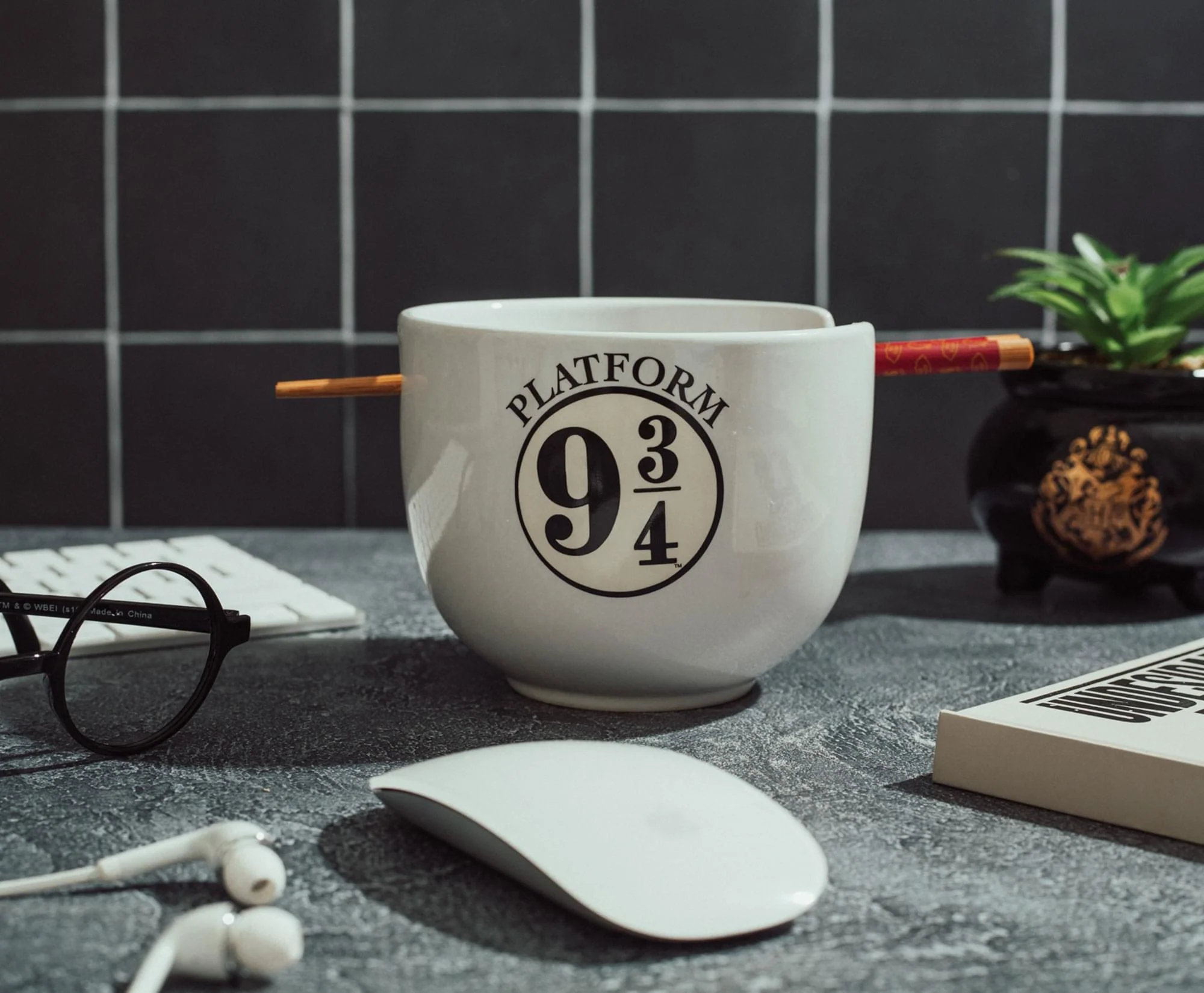 Harry Potter Platform 9 3/4 Dinnerware | 20-Ounce Ramen Bowl and Chopstick Set - Image 8