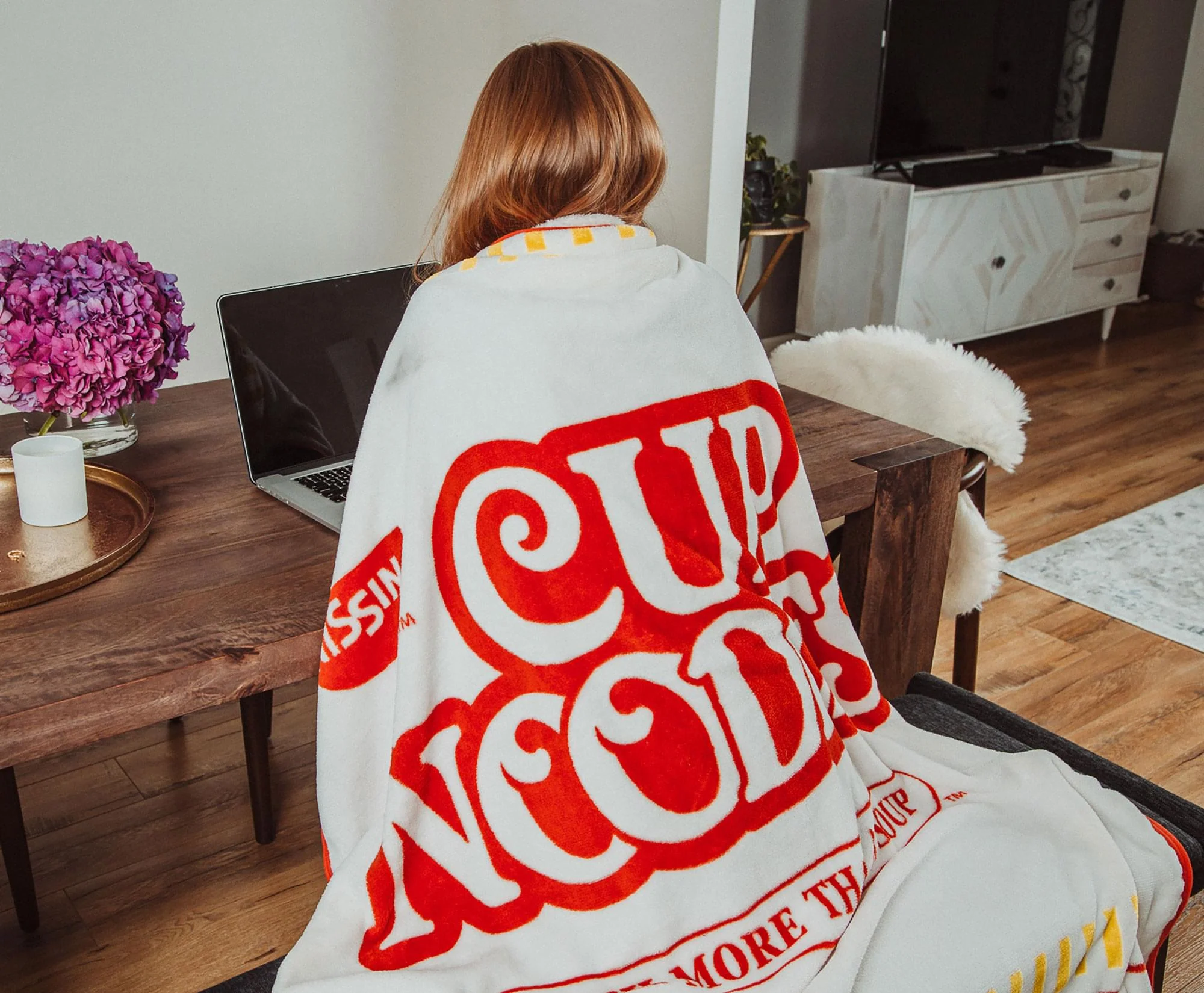 Nissin Cup Noodles Logo Microplush Throw Blanket | 45 x 60 Inches - Image 6