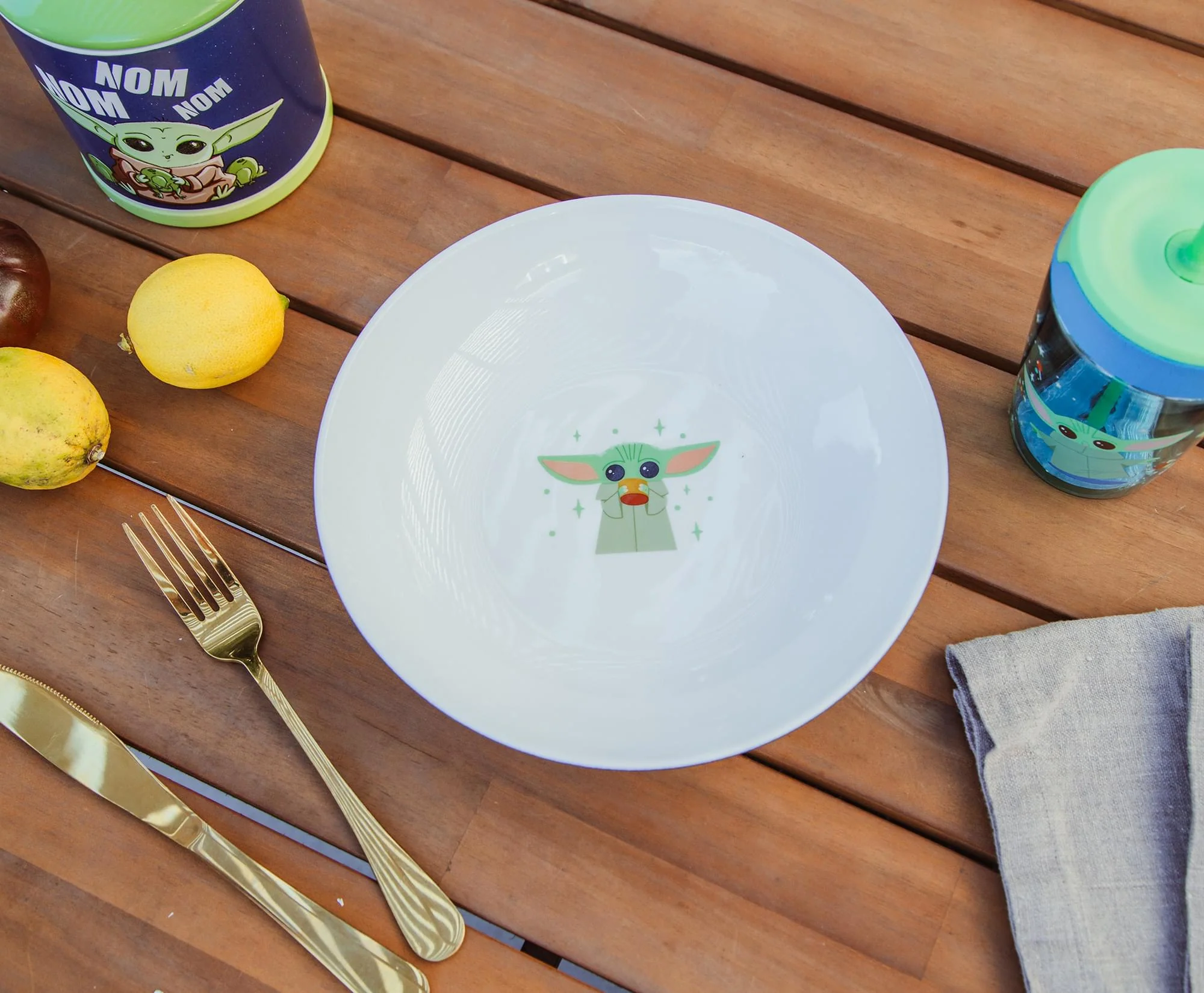 Star Wars: The Mandalorian Grogu Snack Time 9-Inch Ceramic Dinner Bowl - Image 4
